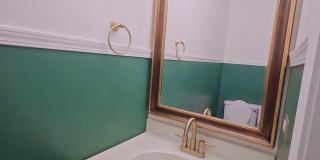 9404 Lindsay St Gallery 17