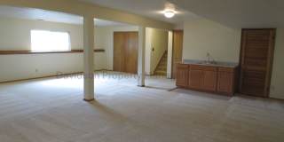 Spacious 3 Bedroom House on the West Side with Mountain Views Gallery 16