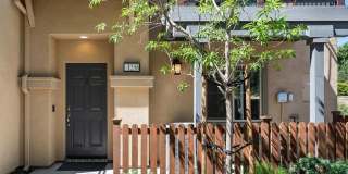 Spacious 5-Bedroom Home with Room to Live, Work & Relax Gallery 1