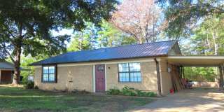Beautifully Updated 2 Bedroom House on Wooded Lot Gallery 1