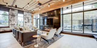 Windsor Totem Lake Gallery 22