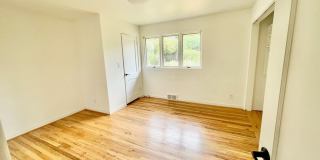 Charming  home on quiet street, great location Gallery 11