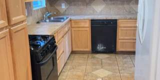 3 bedroom 1.5 bathroom! HOUSING ACCEPTED! Gallery 7