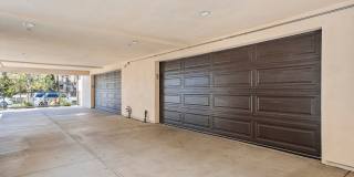 Beautiful 3 bed 2.5 baths "fully furnished" townhouse in the charming neighborhood of University Heights. Gallery 55