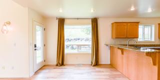 Beautiful 3 bed/2.5 bath single family home w/attached 2 car garage Gallery 17
