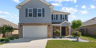 OPEN CONCEPT 4 BED / 2.5 BATH - Community Pool Gallery 1