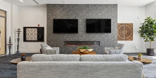 Midtown 205 Gallery 30