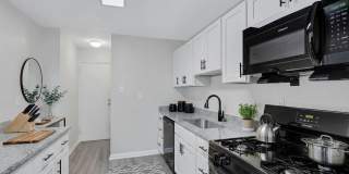 The Warwick Gallery 6