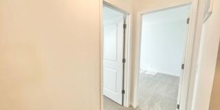 BEAUTIFUL 3 Bedroom Paired Home minutes from I-77 and I-40 - SPRING SPECIAL Gallery 15