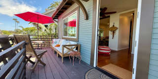 Gorgeous Fully Furnished Ocean Beach Retreat + FLEXIBLE STAY Gallery 1