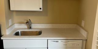 Nicely renovated pet friendly 2 bed in South Boston! Gallery 5