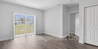 2226 Hilton St. Gallery 10