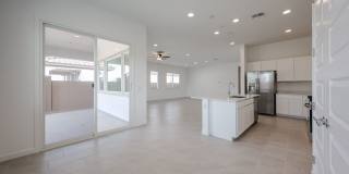 Beautiful 4 bedroom plus den home in Aloravita Gallery 28