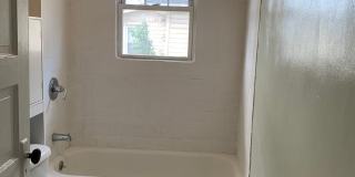 Beautiful Two Bedroom Home in Enderly Park! Gallery 17