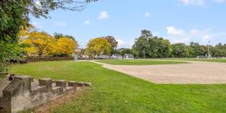 989 Union Street Gallery 46