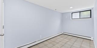 214 11th St Gallery 14