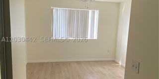 300 Crestwood Ct N Gallery 14