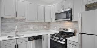 6105 N Winthrop Ave Gallery 1