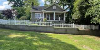 Introducing WesleyHeights401, a charming 3-bedroom, 2-bathroom house located in the heart of Charlotte, NC Gallery 3