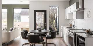 Stunning one bedroom unit in The Wedgewood section of town. Gallery 7