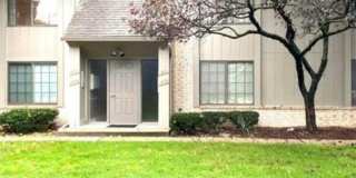 Beautiful Condo in Rochester Hills Gallery 1