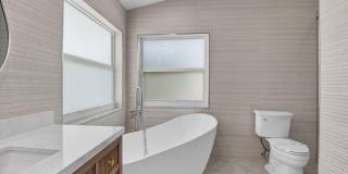 1095 Anchor Point Gallery 24