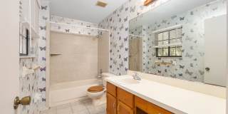 Spacious 3/3 townhome-style condo in Rockwood Villas with washer/dryer Gallery 36