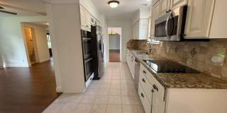 Gulf Breeze - Proper - 5 bedroom, 3.5 bathroom with pool and lawn care included Gallery 12