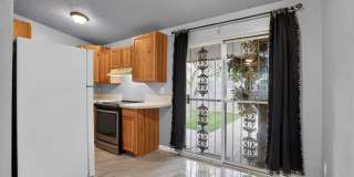 Charming 1BR Townhome in Phoenix Gallery 7