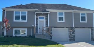 Gorgeous 4 Bedroom Split Level Home in Belton! Gallery 1