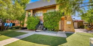 Cozy 2 Bedroom Upstairs Unit With Lots of Natural Light! Gallery 4