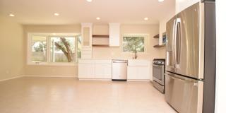 4/3 w/ Fenced yard & enclosed patio! Gallery 10