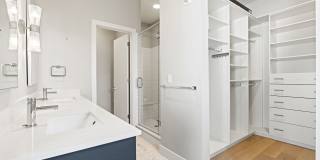 Beautiful 2 Bedroom 2 Bath Condo in the Heart of Rino District! Gallery 18