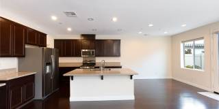 Beautifully Maintained 3 Bed, 2.5 Bath Home in Prime RiverPark Location Gallery 10