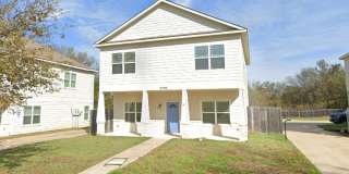 Spacious 4-Bed, 5-Bath Home with Large Backyard Minutes from Baylor Campus! Gallery 1