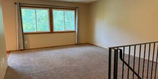 3 Bedroom Home in Maple Grove Gallery 1