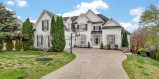 Beautiful 6BR Executive Brentwood Home with Pool Gallery 1