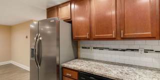 Location!! Updated 1 bedroom Gem on Pearl St. in Govenor's Park! Gallery 9