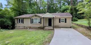 Charming Family Home | 3-4 Bedrooms | Large Yard | Convenient Location Gallery 7