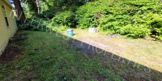 Cozy 3 bd House in Oregon City with Garage, Storage, & W/D Hookups! Gallery 16