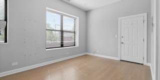 948 N Washtenaw Avenue Gallery 4