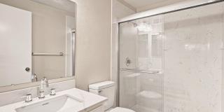Beautifully Updated 4 Bed 2 Bath Home Gallery 26