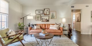 Hampton Plaza at Kessler Park Gallery 1