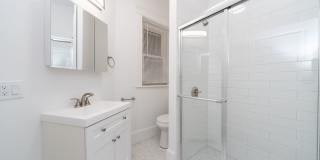 Charming 4 Bedroom- No Broker Fee Gallery 8