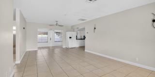 2267 NE 3rd Avenue Gallery 6