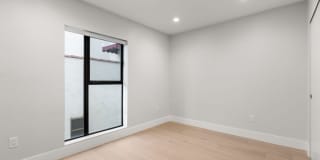 807 N Detroit St Gallery 27