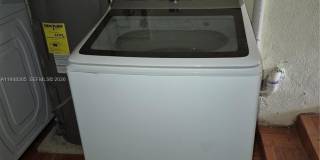 28 NE 49th St Gallery 18