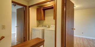 8bed, 4 BA House, Close to University Village!! Gallery 14