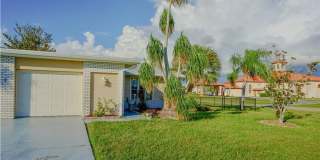 Charming 2BR Duplex in North Port Gallery 4