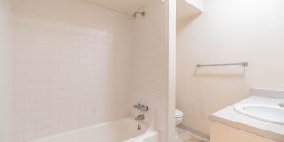 Nevada Villa Apartments Gallery 18